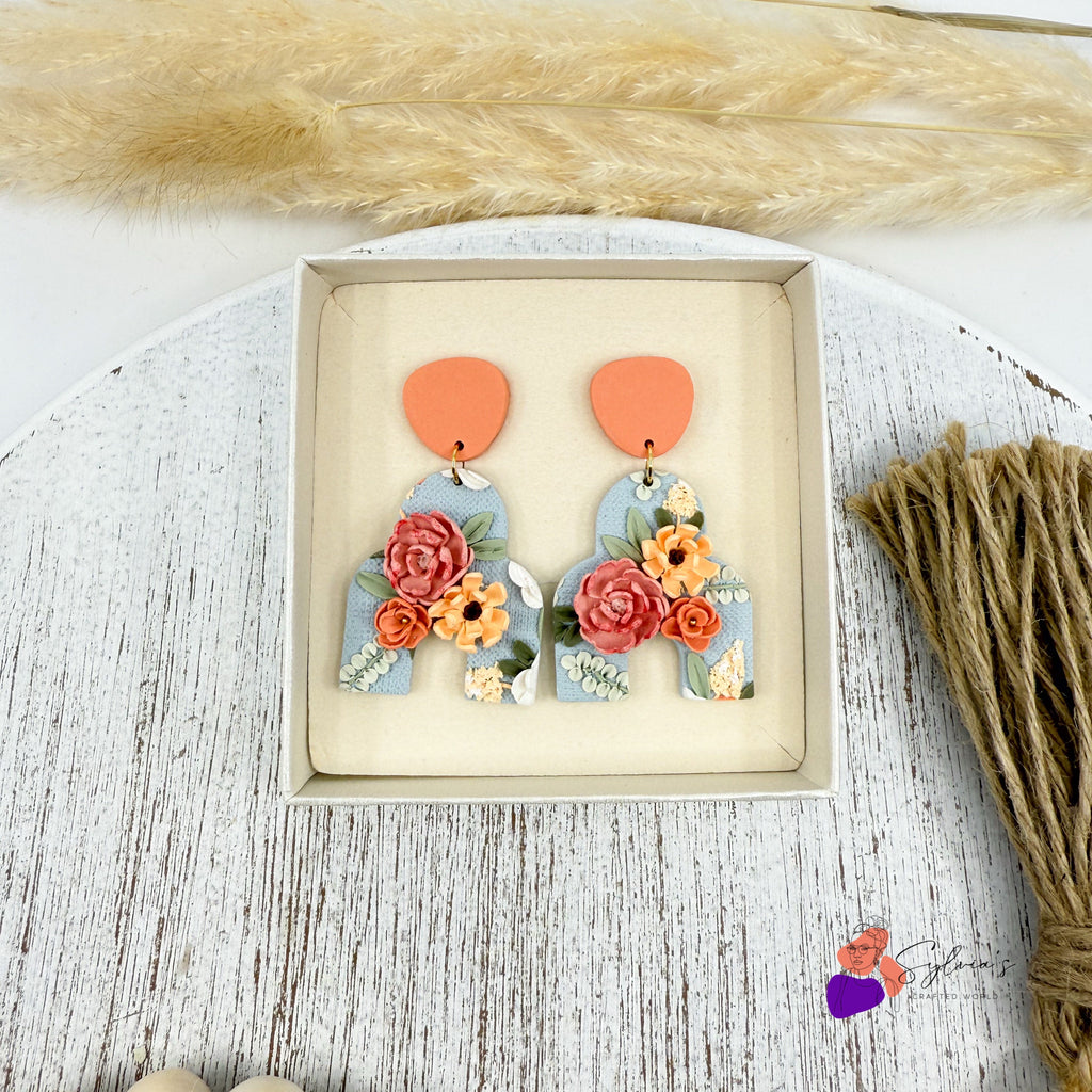 Boucles d'oreilles florales en forme d'arche mauresque "Nelia" en Argile Polymère et Laiton doré à l'or fin 24K
