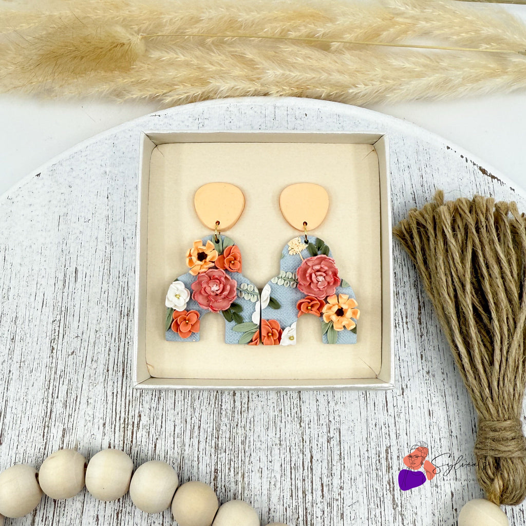 Boucles d'oreilles florales en forme d'arche mauresque "Nelia" en Argile Polymère et Laiton doré à l'or fin 24K