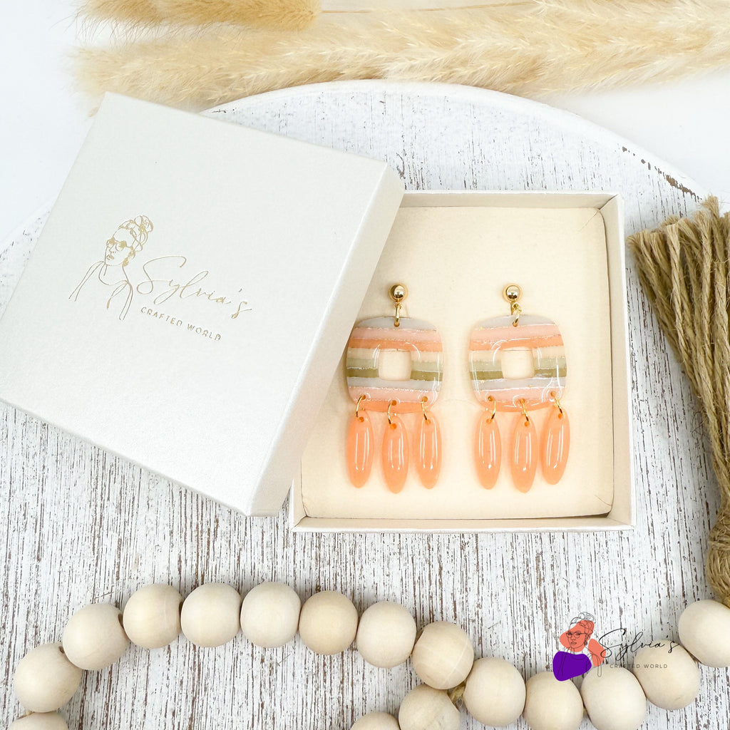 Boucles d'oreilles carré à pendants "Alba" en Argile Polymère et Laiton doré à l'or fin 24K avec motif à rayures colorées