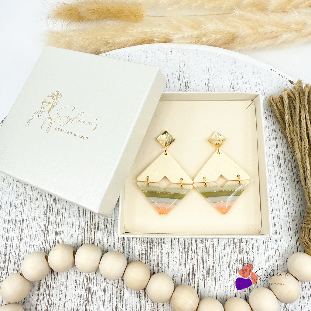 Boucles d'oreilles carré "Alba" en Argile Polymère et Laiton doré à l'or fin 24K avec motif à rayures