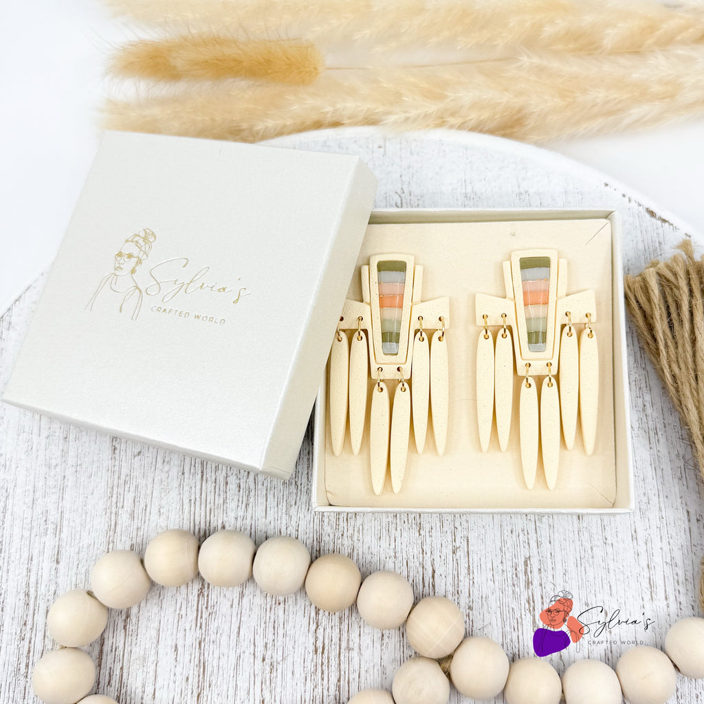 Boucles d'oreilles ethniques "Alba" en Argile Polymère et Laiton doré à l'or fin 24K avec motif à rayures colorées
