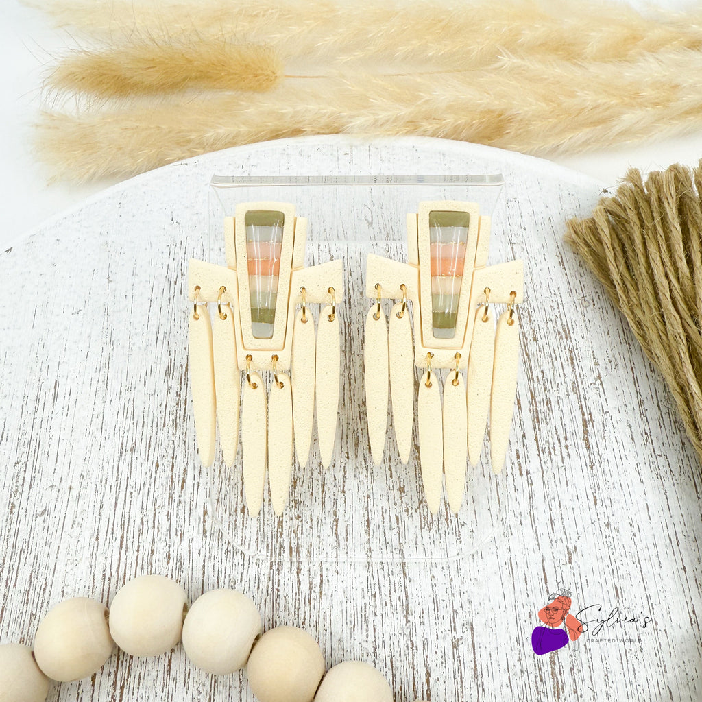 Boucles d'oreilles ethniques "Alba" en Argile Polymère et Laiton doré à l'or fin 24K avec motif à rayures colorées