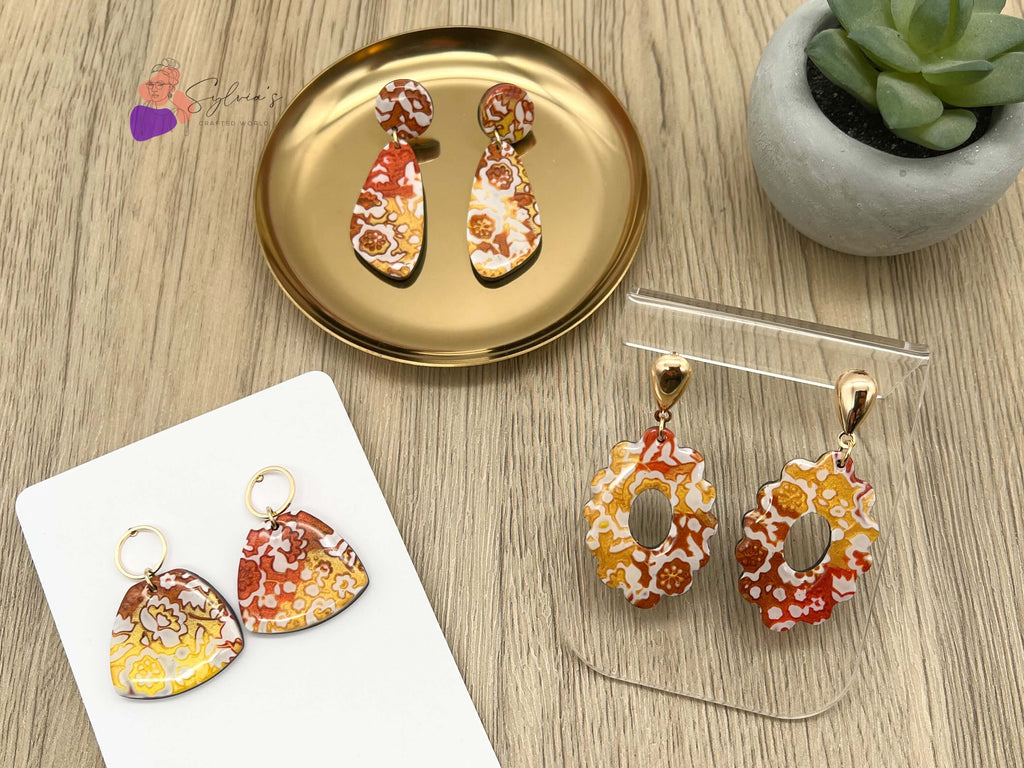 Boucles d'oreilles aux couleurs de l'automne en Argile Polymère et Laiton plaqué or 24K