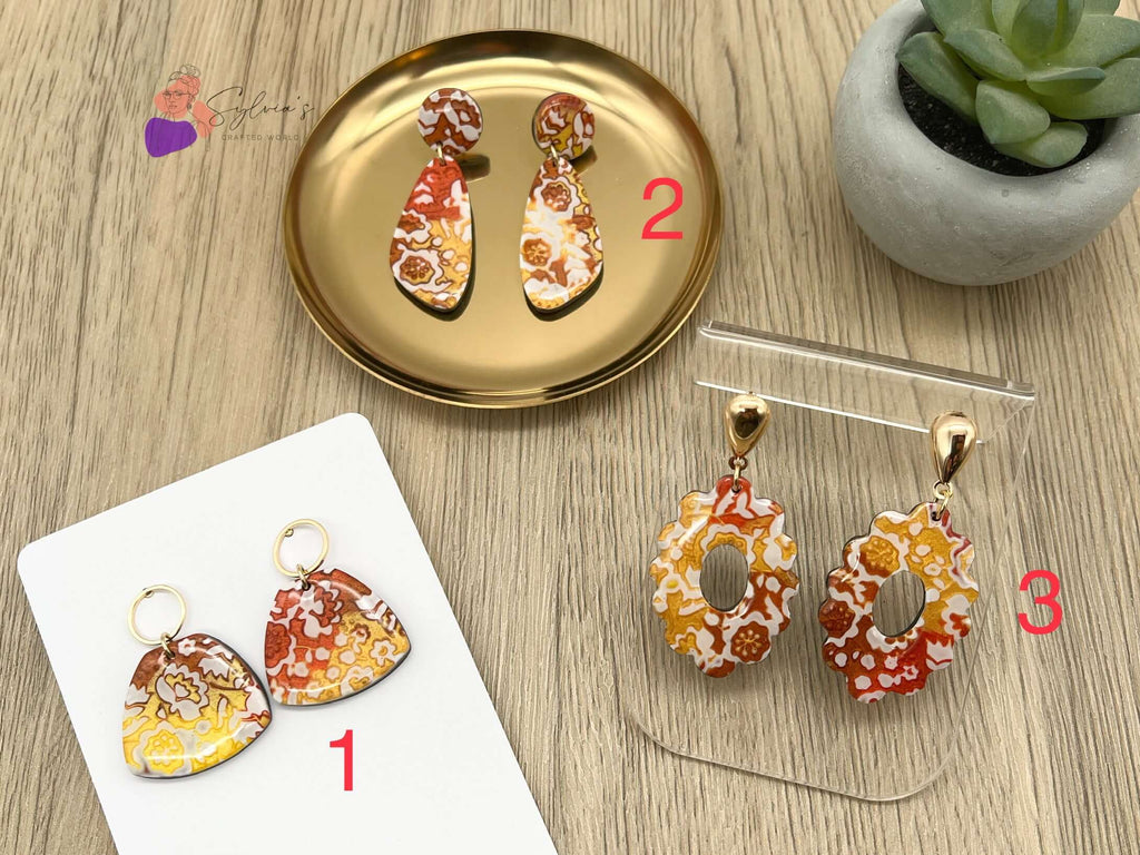 Boucles d'oreilles aux couleurs de l'automne en Argile Polymère et Laiton plaqué or 24K